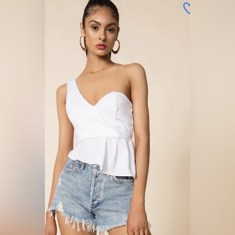 NEW!! Superdown Revolve Karlie One Shoulder Top in‎ White